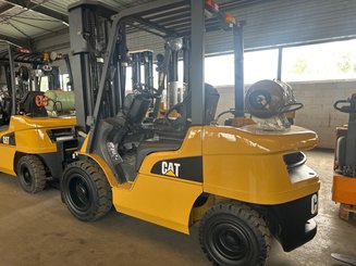 Carrello elevatore frontale a 4 ruote Caterpillar GP30NTD