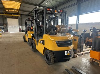 Carrello elevatore frontale a 4 ruote Caterpillar GP30NTD