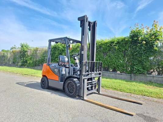 Carrello elevatore frontale a 4 ruote Doosan D30S 5 - 1