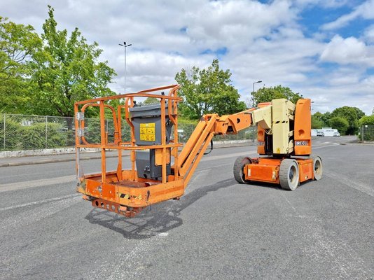 Piattaforma articolata JLG E300AJP - 1