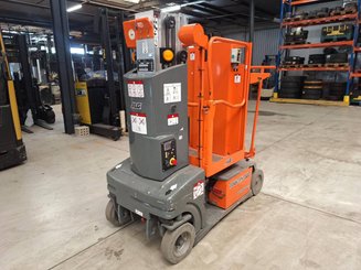 Navicella a gruppo di sollevamento verticale JLG TOUCAN DUO