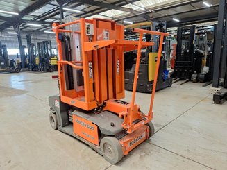 Navicella a gruppo di sollevamento verticale JLG TOUCAN DUO