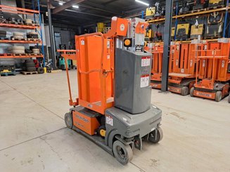 Navicella a gruppo di sollevamento verticale JLG TOUCAN DUO