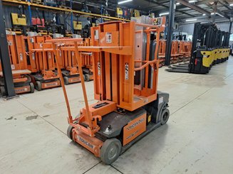 Navicella a gruppo di sollevamento verticale JLG TOUCAN DUO