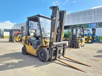 Carrello elevatore frontale a 4 ruote Caterpillar GP25NT