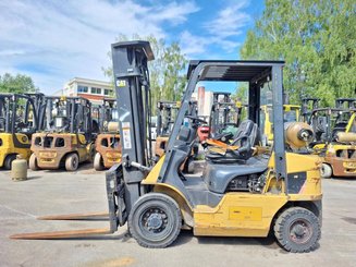 Carrello elevatore frontale a 4 ruote Caterpillar GP25NT