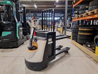 Transpallet guida in accompagnamento Crown WP3080