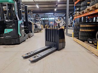 Transpallet guida in accompagnamento Crown WP3080