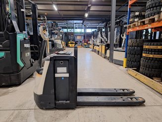 Transpallet guida in accompagnamento Crown WP3080