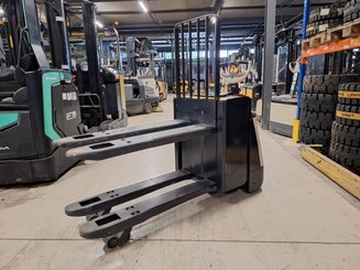 Transpallet guida in accompagnamento Crown WP3080