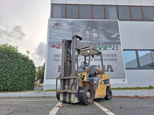 Carrello elevatore frontale a 4 ruote Caterpillar GP30NT - 1