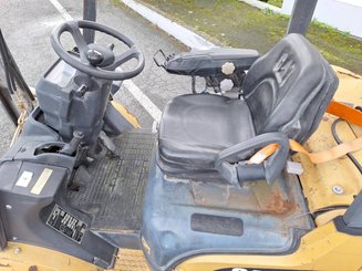 Carrello elevatore frontale a 4 ruote Caterpillar GP30NT - 8