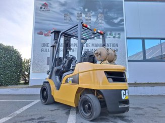 Carrello elevatore frontale a 4 ruote Caterpillar GP30NT