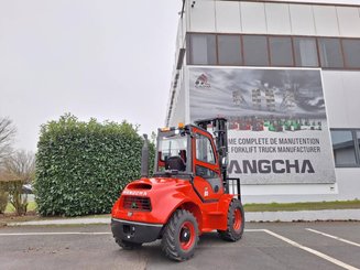 Carrelli elevatori fuoristrada Hangcha TT30-4