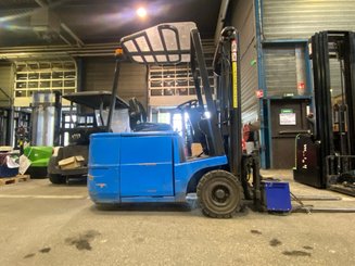 Carrello elevatore frontale a 3 ruote STILL R50/15