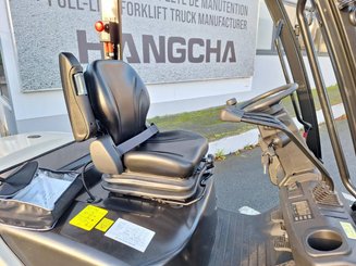 Carrello elevatore frontale a 4 ruote Hangcha XF25D