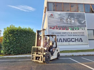 Carrello elevatore frontale a 4 ruote Hangcha XF25D