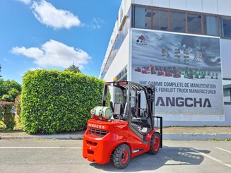 Carrello elevatore frontale a 4 ruote Hangcha XF35G-2