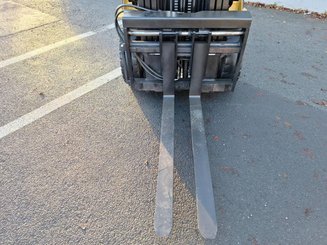 Carrello elevatore frontale a 4 ruote Caterpillar GP25N - 13