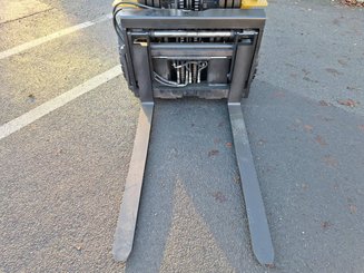 Carrello elevatore frontale a 4 ruote Caterpillar GP25N - 12