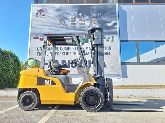 Carrello elevatore frontale a 4 ruote Caterpillar GP30NTD - 1