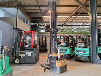 Stoccatori guida in accompagnamento Caterpillar NSP16N2 - 15