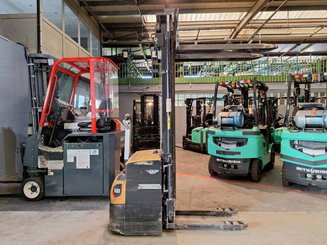 Stoccatori guida in accompagnamento Caterpillar NSP16N2 - 10