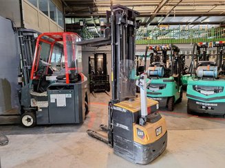 Stoccatori guida in accompagnamento Caterpillar NSP16N2 - 8