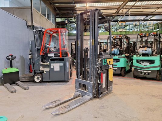 Stoccatori con pedana Caterpillar NSR20N - 1