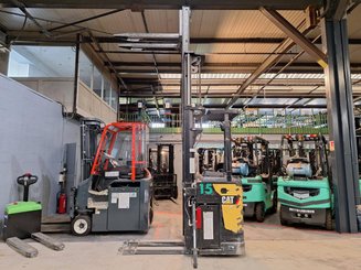 Stoccatori con pedana Caterpillar NSR20N - 13