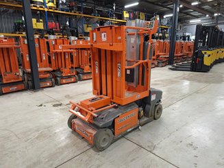 Navicella a gruppo di sollevamento verticale JLG TOUCAN DUO