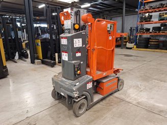 Navicella a gruppo di sollevamento verticale JLG TOUCAN DUO