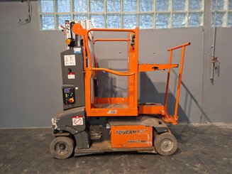Navicella a gruppo di sollevamento verticale JLG TOUCAN DUO