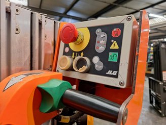 Navicella a gruppo di sollevamento verticale JLG TOUCAN DUO
