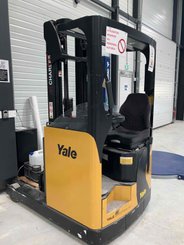 Carrelli retrattili Yale MR14 - 1