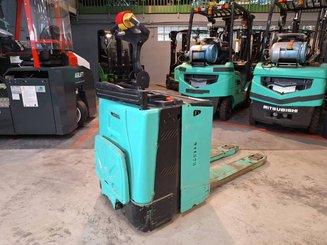 Transpallet guida in accompagnamento Yale MP20X - 3
