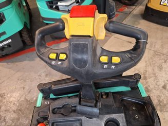 Transpallet guida in accompagnamento Yale MP20X