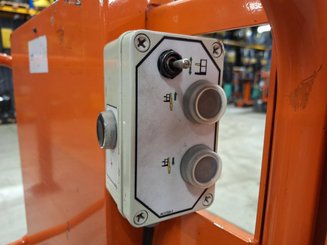 Navicella a gruppo di sollevamento verticale JLG TOUCAN DUO
