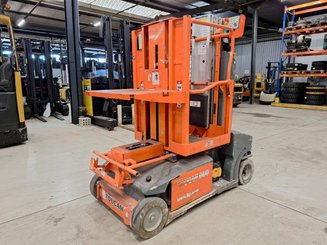 Navicella a gruppo di sollevamento verticale JLG TOUCAN DUO
