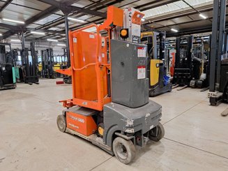 Navicella a gruppo di sollevamento verticale JLG TOUCAN DUO