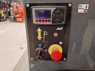 Navicella a gruppo di sollevamento verticale JLG TOUCAN DUO