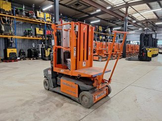 Navicella a gruppo di sollevamento verticale JLG TOUCAN DUO