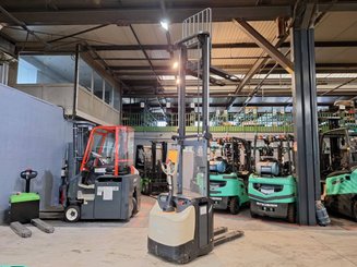 Stoccatori guida in accompagnamento Crown ESI4000-12