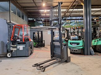 Stoccatori guida in accompagnamento Crown ESI4000-12