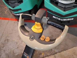 Stoccatori guida in accompagnamento Crown ESI4000-12