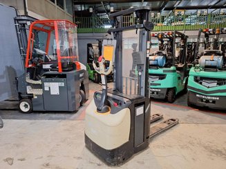 Stoccatori guida in accompagnamento Crown ESI4000-12