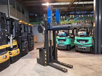 Stoccatori guida in accompagnamento Crown WE2300-16