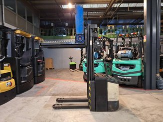 Stoccatori guida in accompagnamento Crown WE2300-16