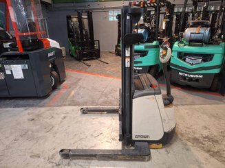 Carrello stoccatore a razze larghe Crown ST3000-1.0