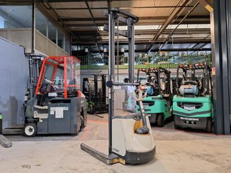 Carrello stoccatore a razze larghe Crown ST3000-1.0